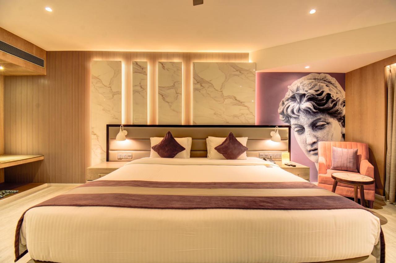 The Corinthians Resort And Club Pune Exterior foto Deluxe Room