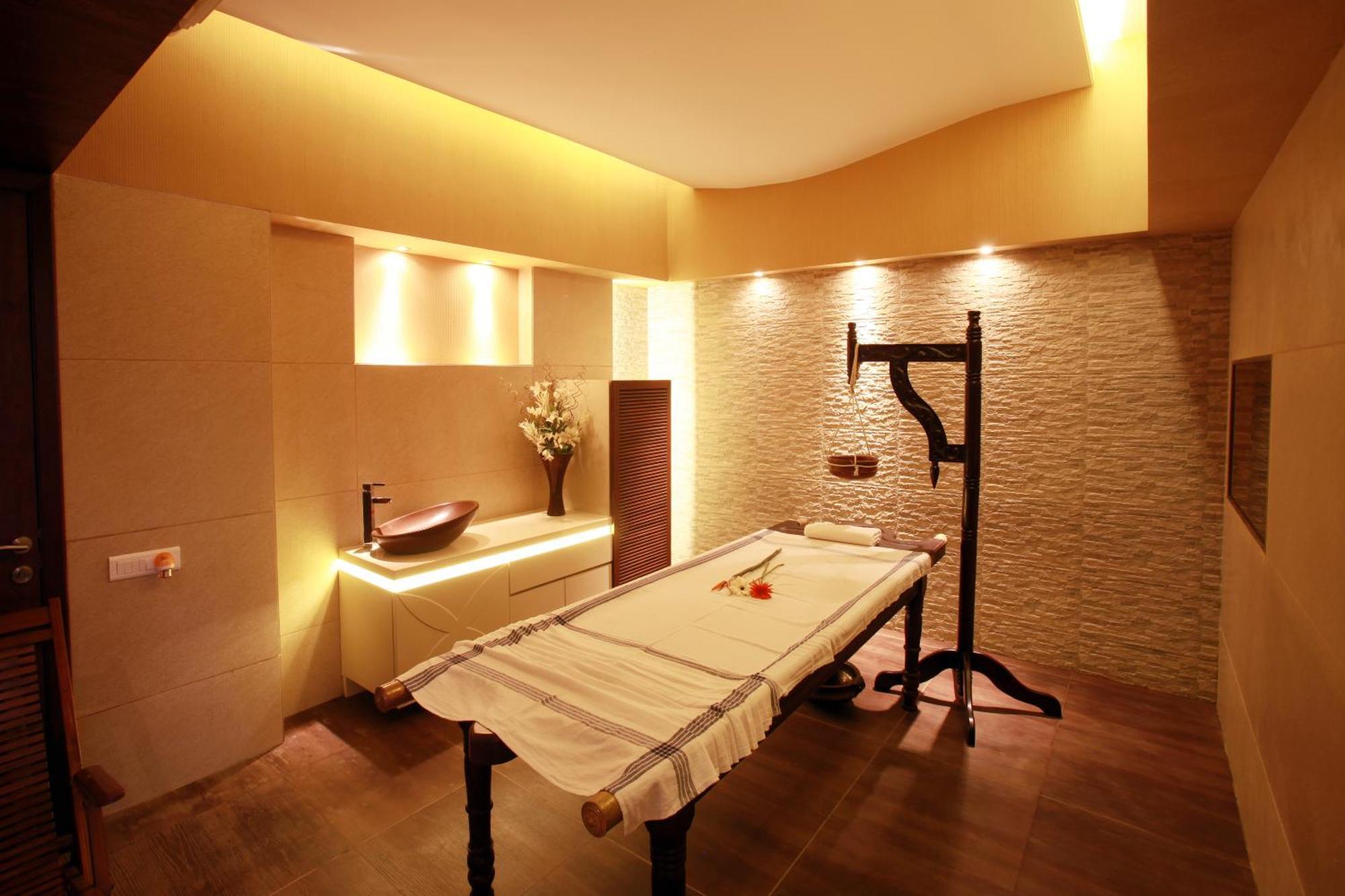The Corinthians Resort And Club Pune Exterior foto Ayurvedic treatment room