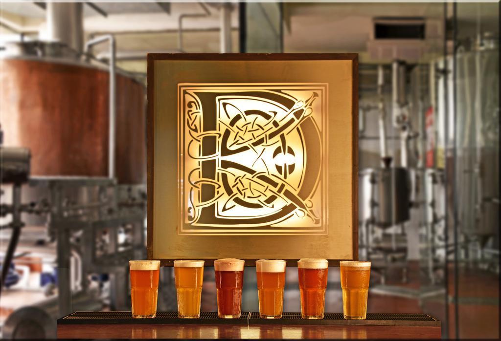The Corinthians Resort And Club Pune Exterior foto The brewery's logo