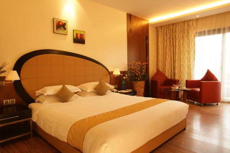 The Corinthians Resort And Club Pune Cameră foto A room at the hotel